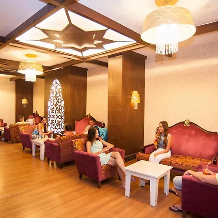 Hotel Concordia Celes Okurcalar